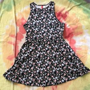 Black Floral Skater Dress size L